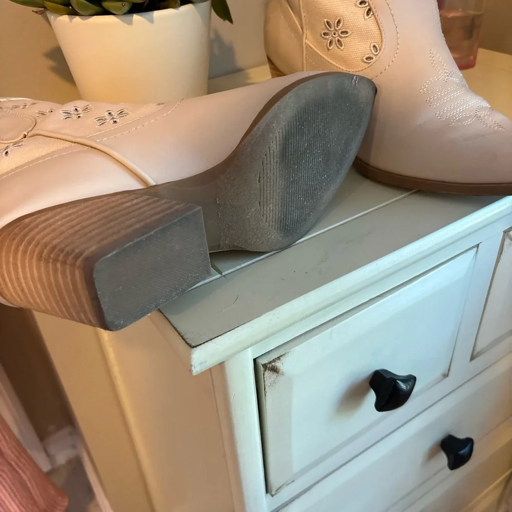 DV by Dolce Vita Cream Floral Ankle Booties - Picture 4 of 6